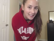 外國妞在房間自拍脫衣掰穴抖臀誘惑