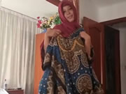 風騷穆斯林紅頭巾少婦女